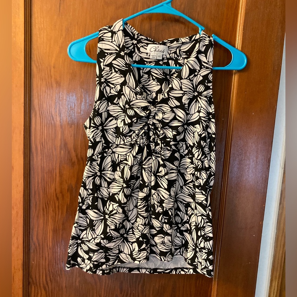 Black & White Floral Tank Top 🖤🤍🖤🤍